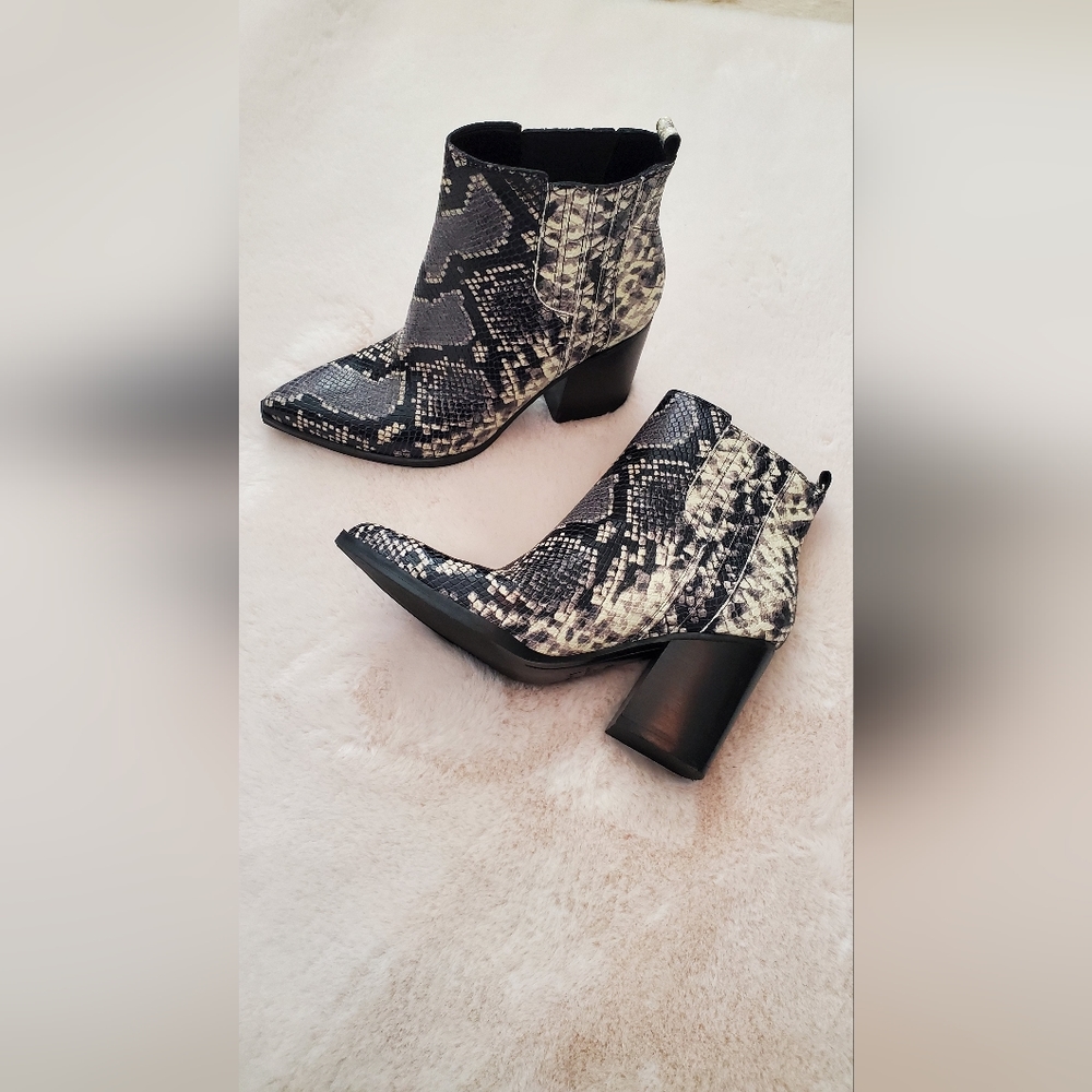 Marc Fisher snake print booties - Picture 4 of 10